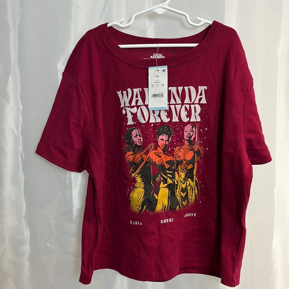 Marvel Black Panther Wakanda Forever Tee. 2040